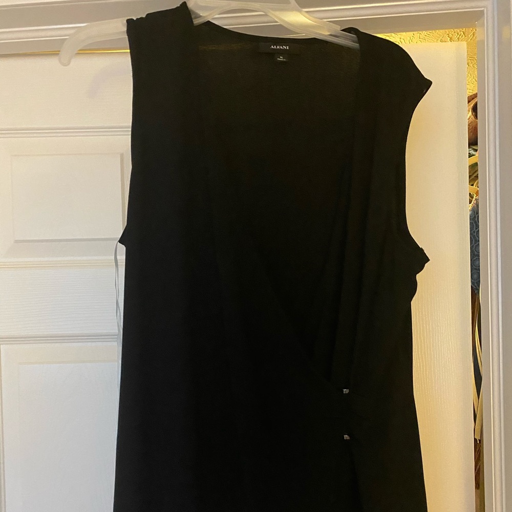 XL Alfani sleeveless blouse
